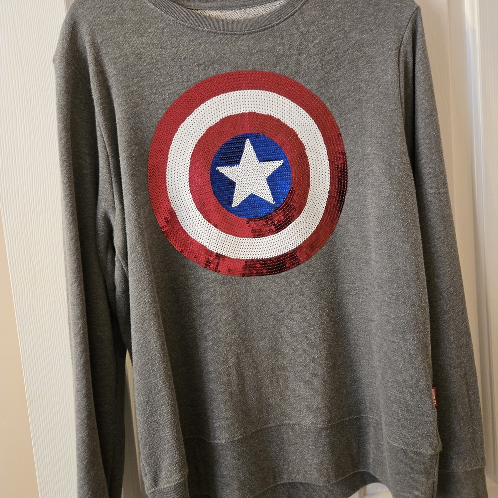 Disney/Marvel Captain America Sweatshirt XL